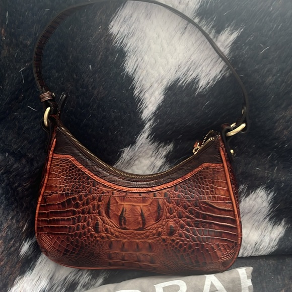 Brahmin- two tone handbag LIKE NEW - Picture 3 of 8